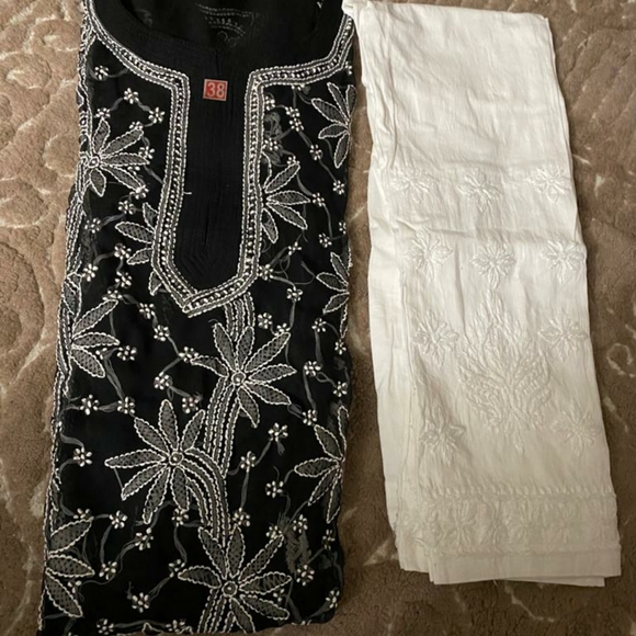 Embroidered Kurti - Picture 13 of 16